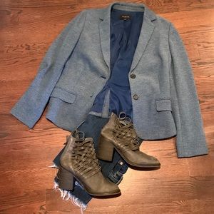 Like NEW Talbots beautiful blue blazer size 10
